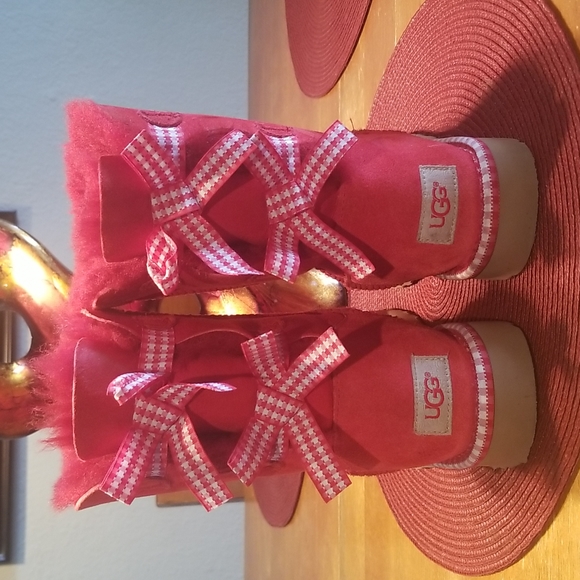 UGG red Bailey boots. Size 8 - Picture 3 of 7